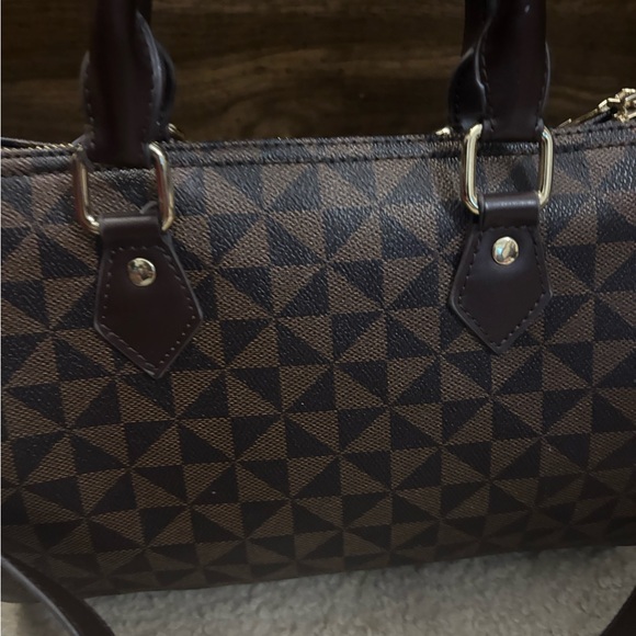 Elegant Brown Geometric Handbag - Picture 3 of 4